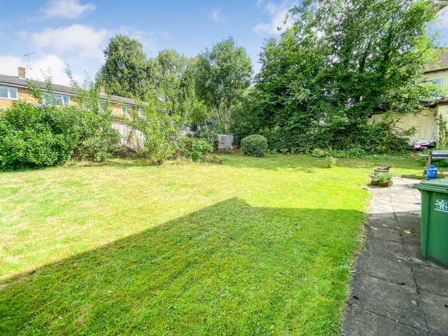 46 Rosecroft Drive, Watford, Hertfordshire WD17 4JQ 4