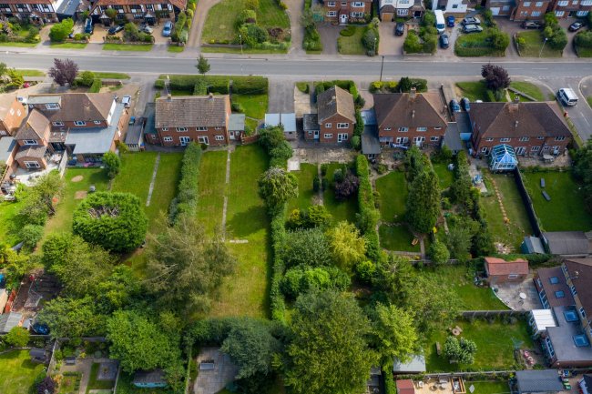 69 Bluebridge Road, Brookman’s Park, Hatfield, Hertfordshire AL9 7UW 1