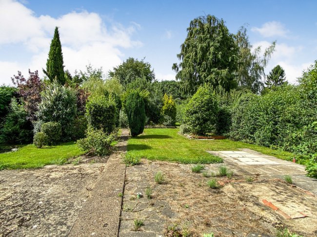 73 Bluebridge Road, Brookman’s Park, Hatfield, Hertfordshire AL9 7UW 3