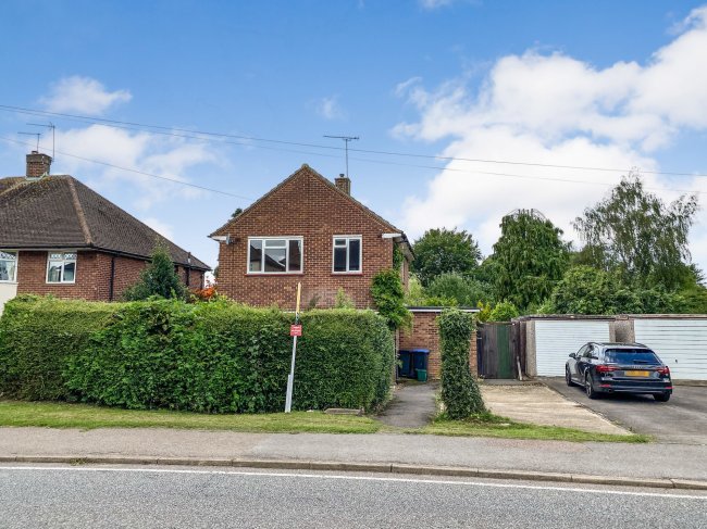 73 Bluebridge Road, Brookman’s Park, Hatfield, Hertfordshire AL9 7UW 3