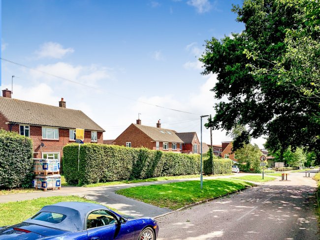 48 Shepherds Lane, Rickmansworth, Hertfordshire WD3 8JN 7