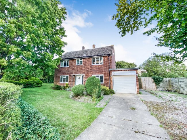 16 Priory Way, Hitchin, Hertfordshire SG4 9BL 9