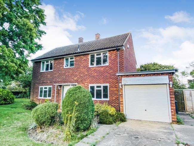 16 Priory Way, Hitchin, Hertfordshire SG4 9BL 9