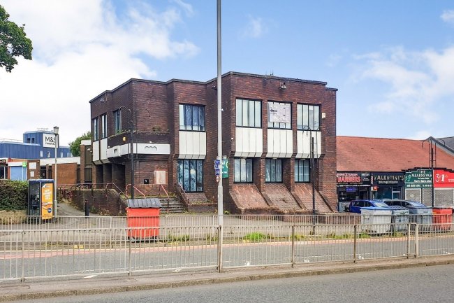 238 Ayr Road, Newton Mearns, Glasgow, Scotland G77 6AA 6