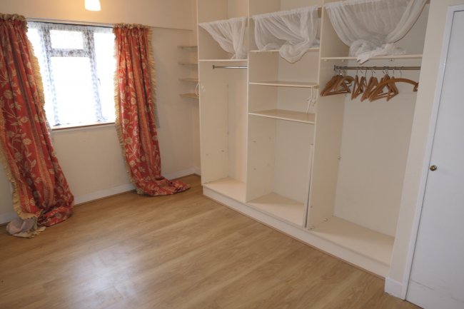 22 Victoria Court, Kingsbridge Avenue, Acton, London W3 9AH 7