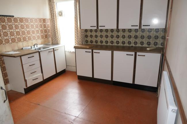 46B Basingstoke Road, Reading, Berkshire RG2 0EL 6