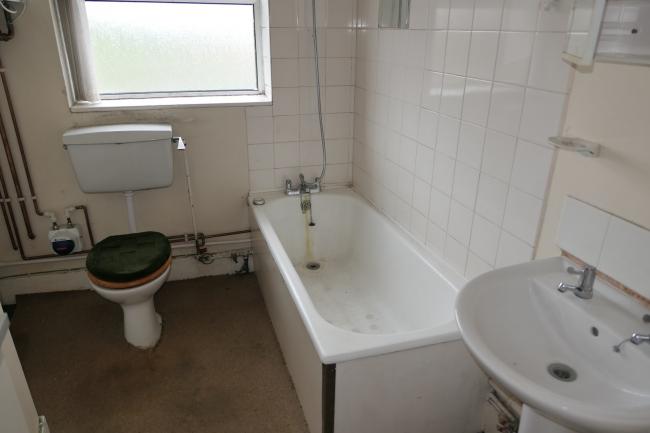 46B Basingstoke Road, Reading, Berkshire RG2 0EL 6