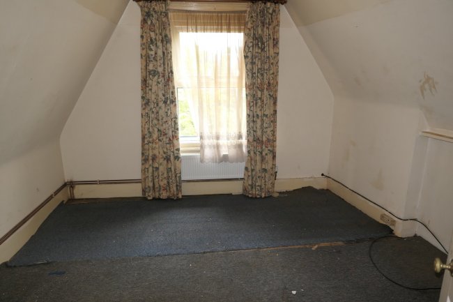 46B Basingstoke Road, Reading, Berkshire RG2 0EL 6