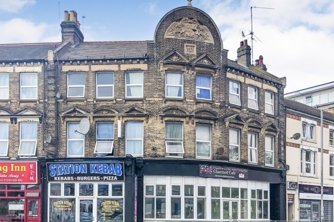 103 & 105 Station Road, Clacton on Sea, Essex CO15 1TW 5