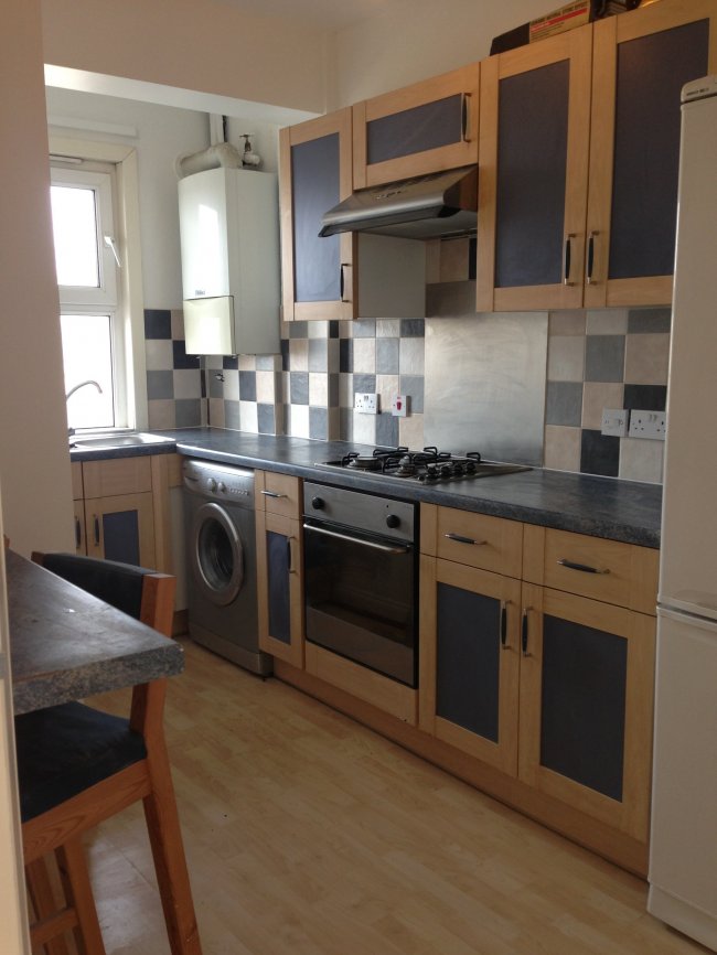 15 Rochelle Court, Commercial Road, Whitechapel, London E1 0HF 4