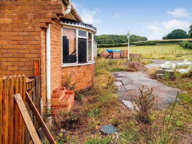 78 Lowe Lane, Alveley, Bridgnorth, Shropshire WV15 6HX 2