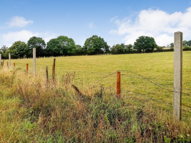 78 Lowe Lane, Alveley, Bridgnorth, Shropshire WV15 6HX 2