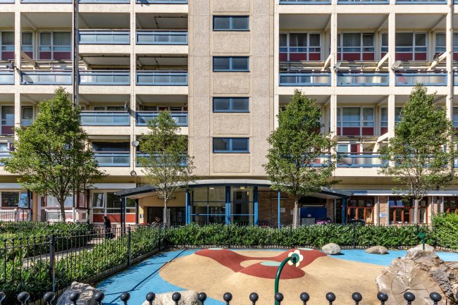 50 Butler House, Burdett Road, Limehouse, London E14 7AB 6