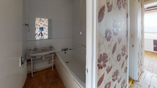 50 Butler House, Burdett Road, Limehouse, London E14 7AB 6