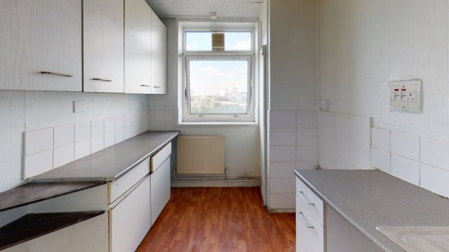 37 Maidstone House, Carmen Street, Limehouse, London E14 6AU 5