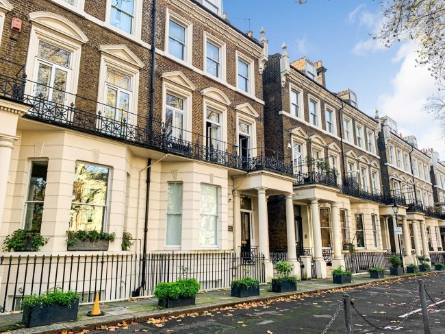 143 Holland Park Avenue, London W11 4UT  10