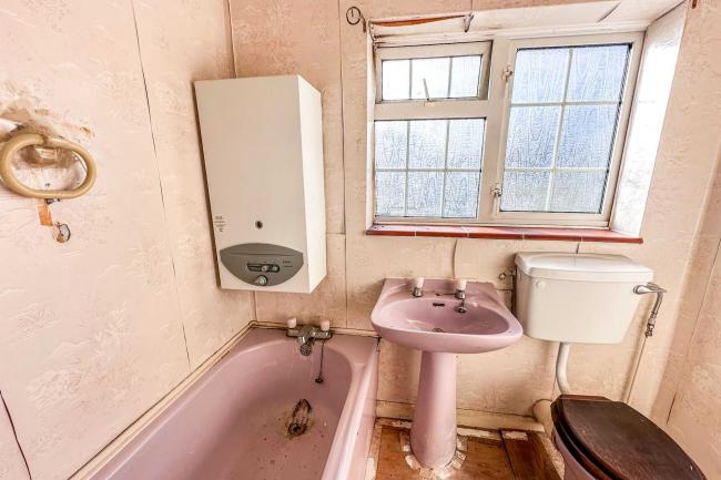 Honeysuckle Cottage, Church Lane, Yapton, Arundel, BN18 0EH 3