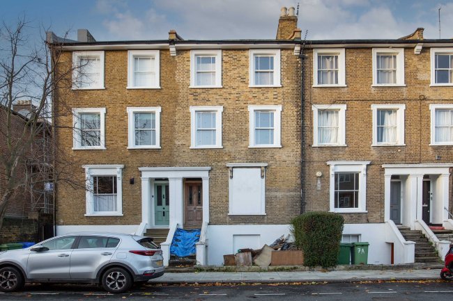 9 Brunswick Villas, Camberwell, London, SE5 7RR
 7