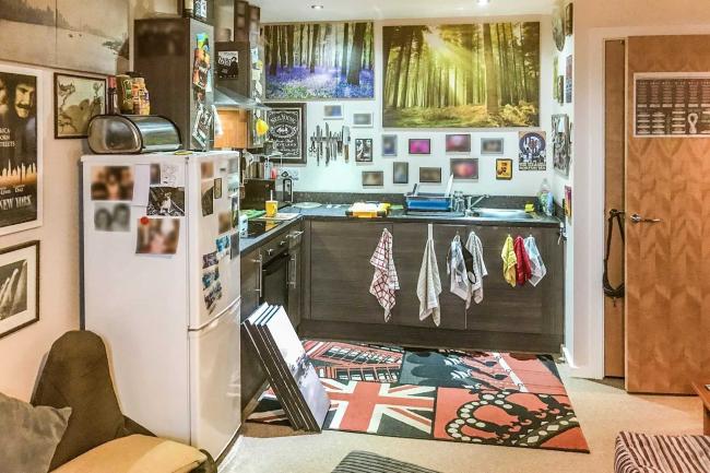 12 Micklegate House, Pontefract, West Riding WF8 1PD
 6