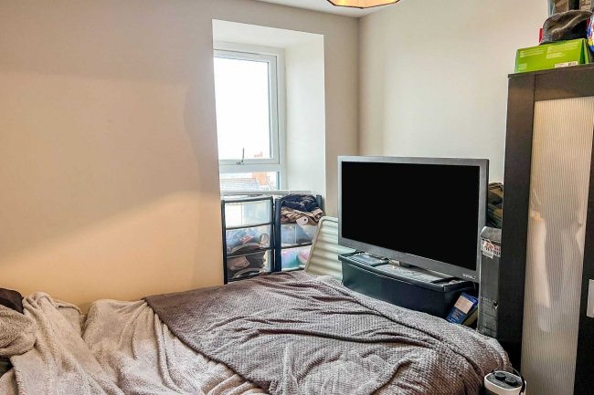 22 Micklegate House, Pontefract, West Riding WF8 1PD
 7