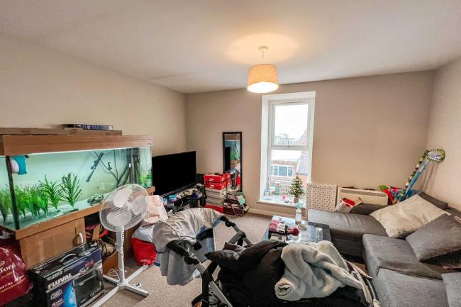 22 Micklegate House, Pontefract, West Riding WF8 1PD
 7