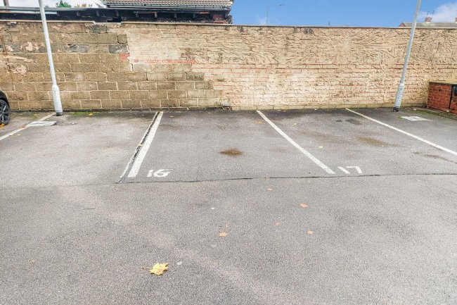 16 Springfield Court, Amersall Road, Scawthorpe, Doncaster DN5 9LN 6