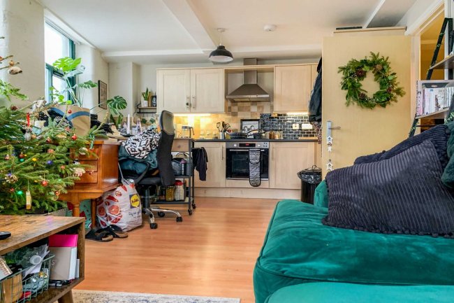 30 Equity Chambers, 40 Piccadilly, Bradford BD1 3NN 4