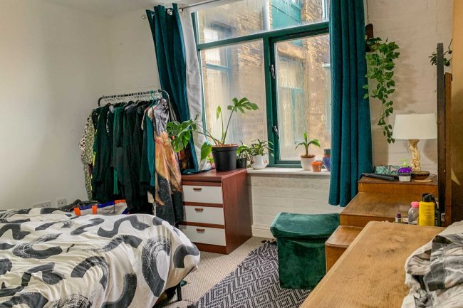 30 Equity Chambers, 40 Piccadilly, Bradford BD1 3NN 4