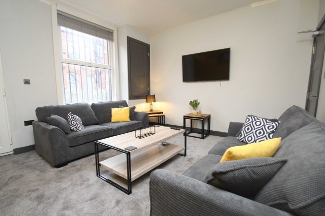 12 Nowell Crescent, Leeds, LS9 6HN 1