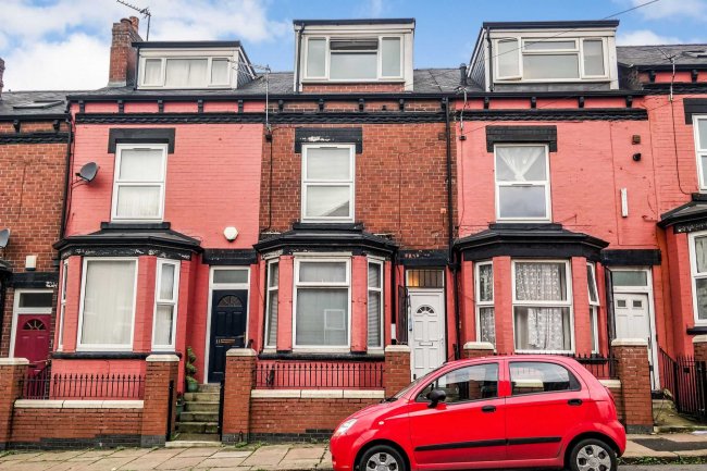 13 Cross Green Crescent, Leeds, LS9 0DD 6