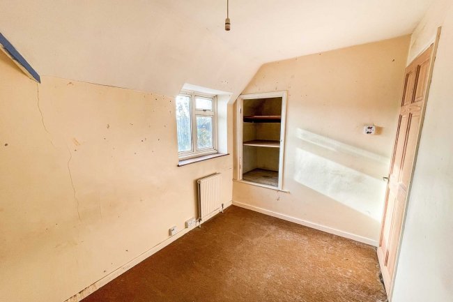 6 Holcroft Road, Harpenden, Hertfordshire, AL5 5BQ 2