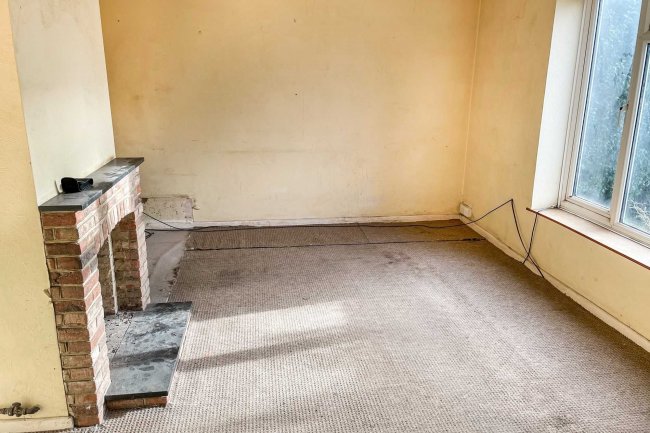 6 Holcroft Road, Harpenden, Hertfordshire, AL5 5BQ 2