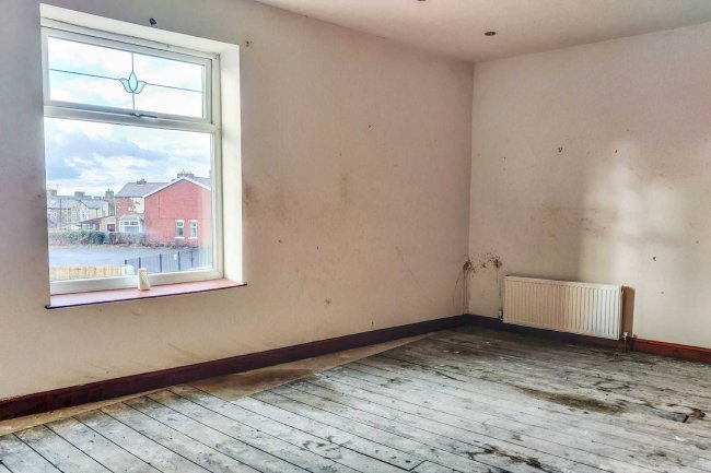 7 Ightenhill Park Lane, Burnley, BB12 0LE 1