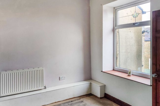 7 Ightenhill Park Lane, Burnley, BB12 0LE 1