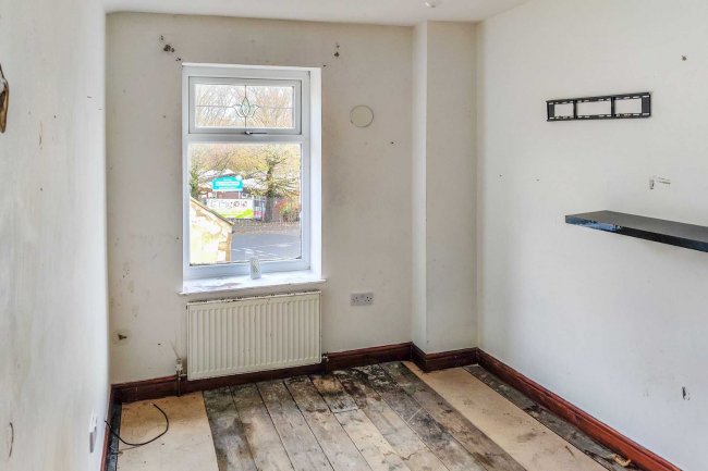 7 Ightenhill Park Lane, Burnley, BB12 0LE 1