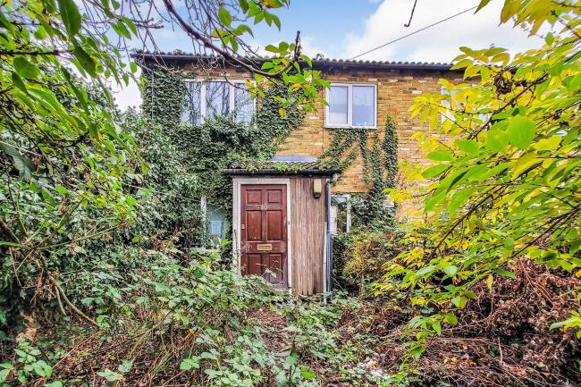 10 Russell Gardens, West Drayton UB7 0LR 5