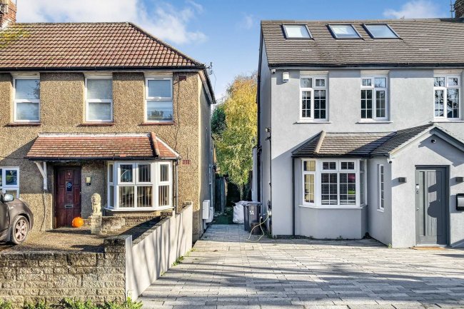 Land to the rear of The Fairway, Enfield, N14 4NY 3