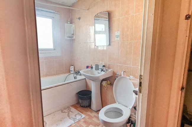 13 Muir Street, North Woolwich, London, E16 2HL 2