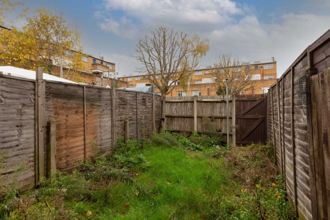 9 Bradbury Close, Southall, UB2 4JZ 3