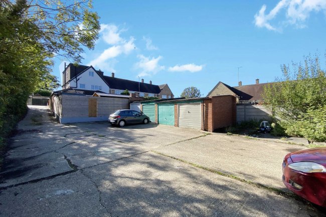Land adjacent to 58 Roundhill Drive, Enfield, EN2 7RW 2