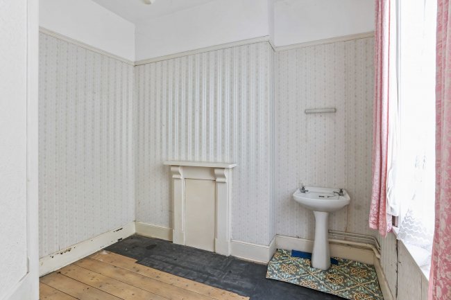 Elm Villa, 49 London Road, Cheltenham, GL52 6HE 8