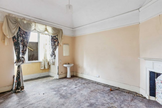 Elm Villa, 49 London Road, Cheltenham, GL52 6HE 8