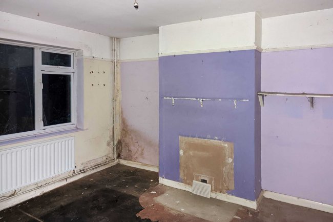 14 Elizabeth Way, Stoke Poges, Slough, SL2 4LQ
 6