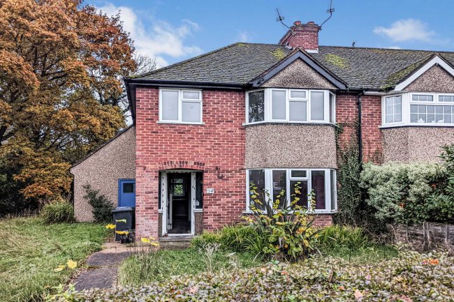 14 Elizabeth Way, Stoke Poges, Slough, SL2 4LQ
 6