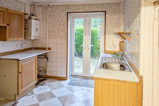 10 Vine Road, Stoke Poges, Slough, SL2 4DP 7