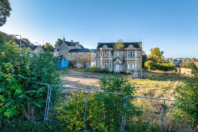 Old War Memorial Hospital, Over Norton Road, Chipping Norton, OX7 5FA
 9