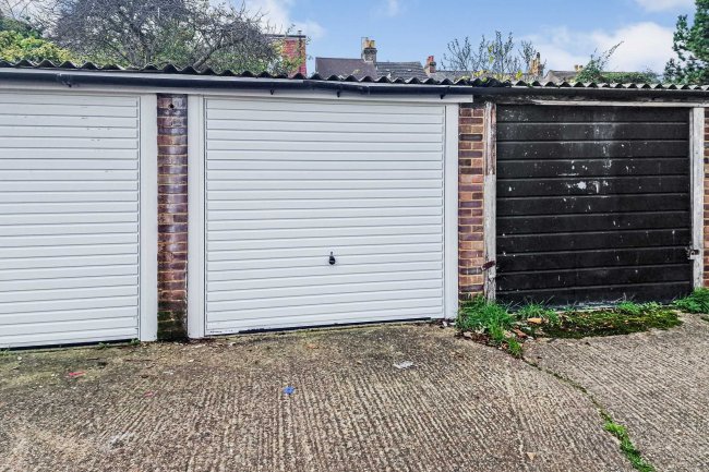 Garage 12 to the rear of 78-104 Albert Road, London SE25 4JW 3