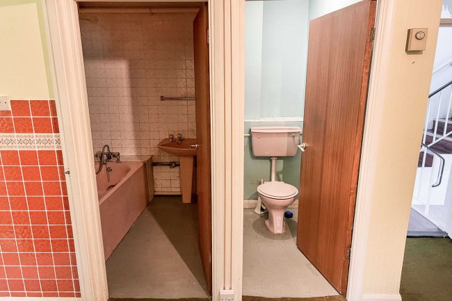 5 Little Orchard Close, Pinner, Middlesex,HA5 3DR
 2