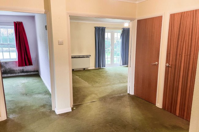 5 Little Orchard Close, Pinner, Middlesex,HA5 3DR
 2