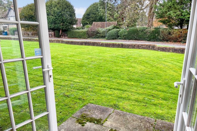 5 Little Orchard Close, Pinner, Middlesex,HA5 3DR
 2